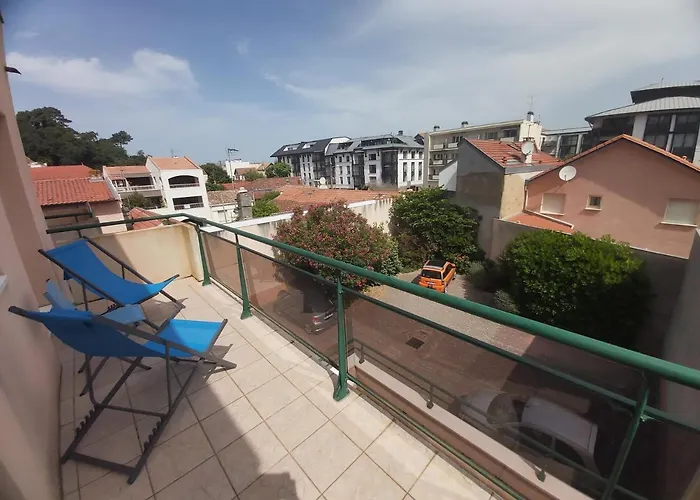Centre, Grand T2 Balcon Pkg, Plage Gare 600M, Tres Calme
